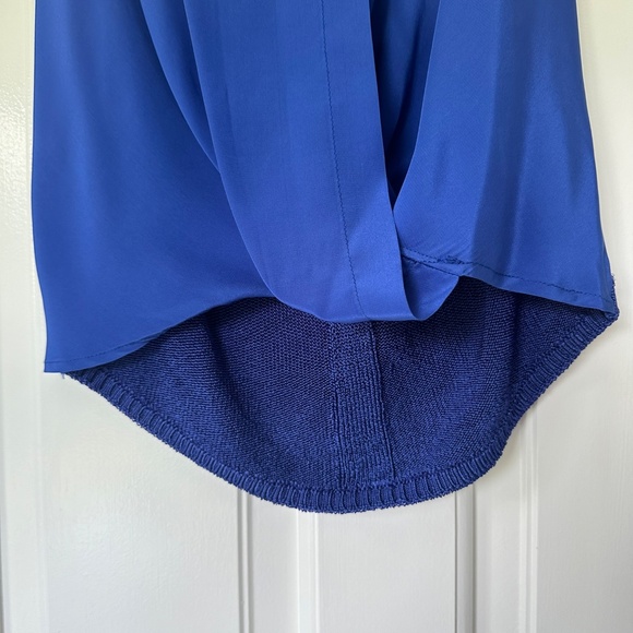 Blue Crossover Mixed-Media Sleeveless Parker Blouse - Picture 2 of 4